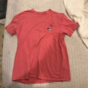 Pink vineyard vines t shirt